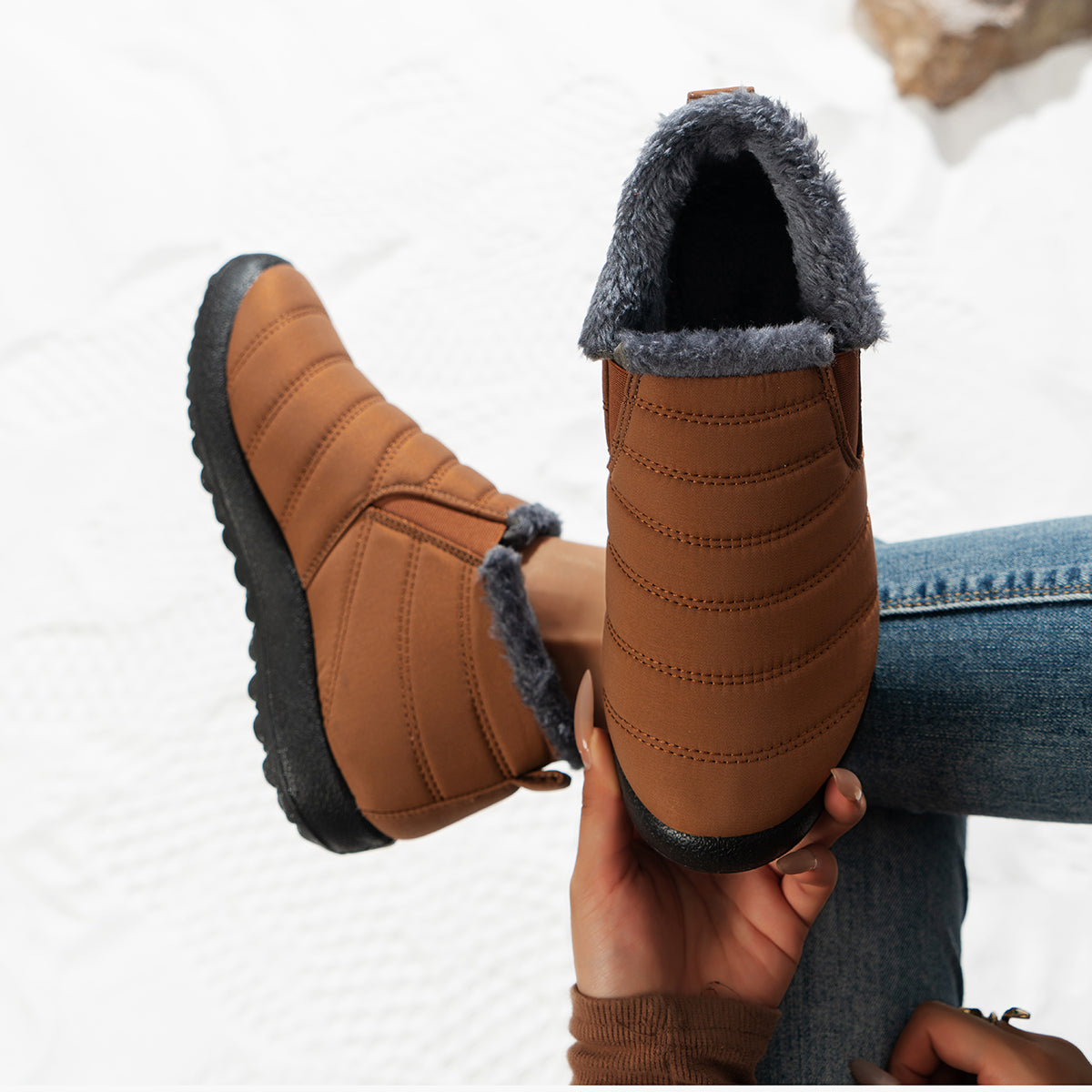 Zapatillas de nieve cálidas para mujeres Fuera de piel al aire libre zapatos de invierno Anti-Slip Ligero de botín Bootie