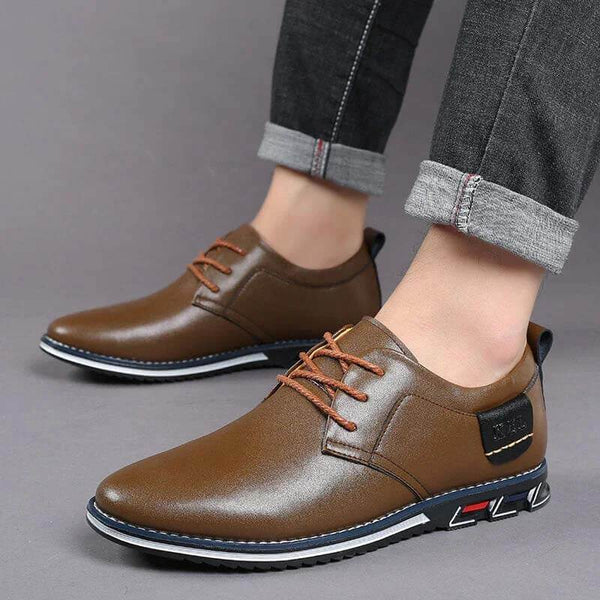 Zapatos casuales para hombres de color puro de color microfibra zapatos de conducción de ocio sin deslizamiento