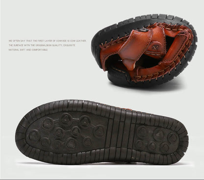 Große Herrensandalen aus weichem Leder mit geschlossener Spitze und handgenähten Nähten