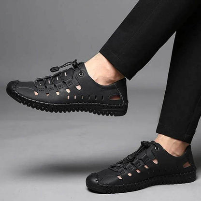 Las sandalias para hombres usan zapatos de agujero de cuero de suela suave Sandalias huecas casuales
