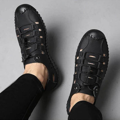 Las sandalias para hombres usan zapatos de agujero de cuero de suela suave Sandalias huecas casuales
