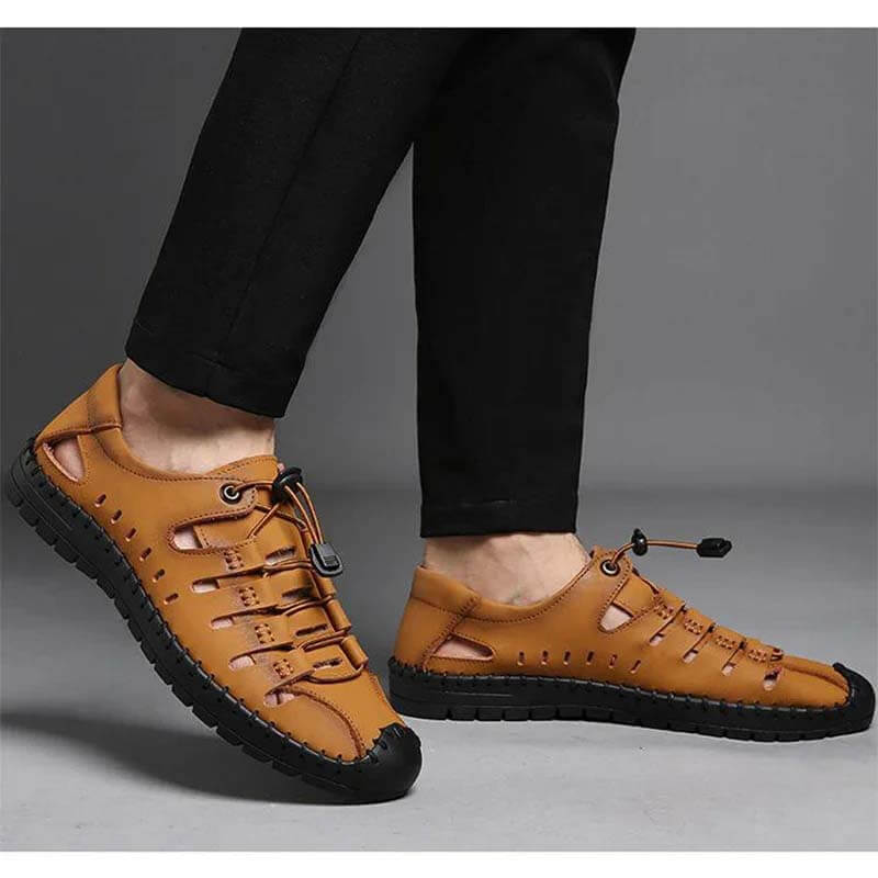 Las sandalias para hombres usan zapatos de agujero de cuero de suela suave Sandalias huecas casuales