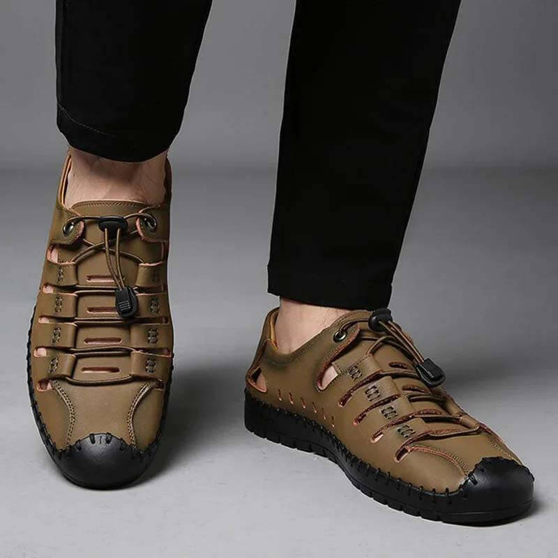 Las sandalias para hombres usan zapatos de agujero de cuero de suela suave Sandalias huecas casuales