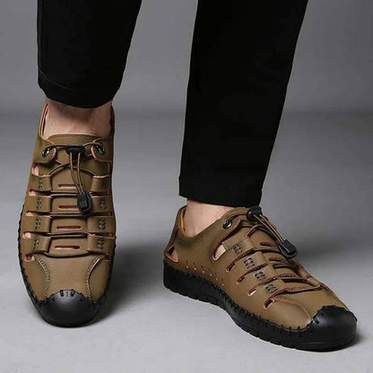 Las sandalias para hombres usan zapatos de agujero de cuero de suela suave Sandalias huecas casuales