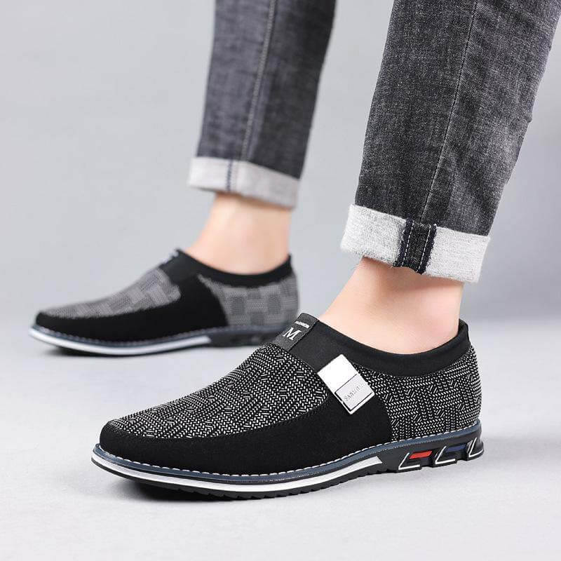 Sobre de gamuza para hombres Hebilla de metal Slip on Soft Sole Business Casual Shoes