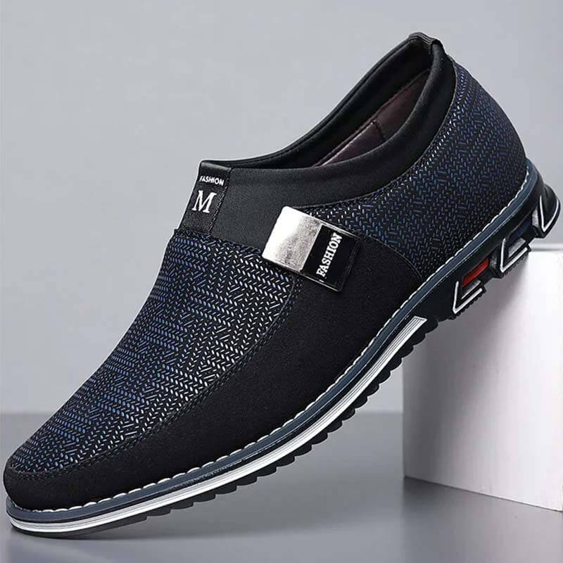 Sobre de gamuza para hombres Hebilla de metal Slip on Soft Sole Business Casual Shoes