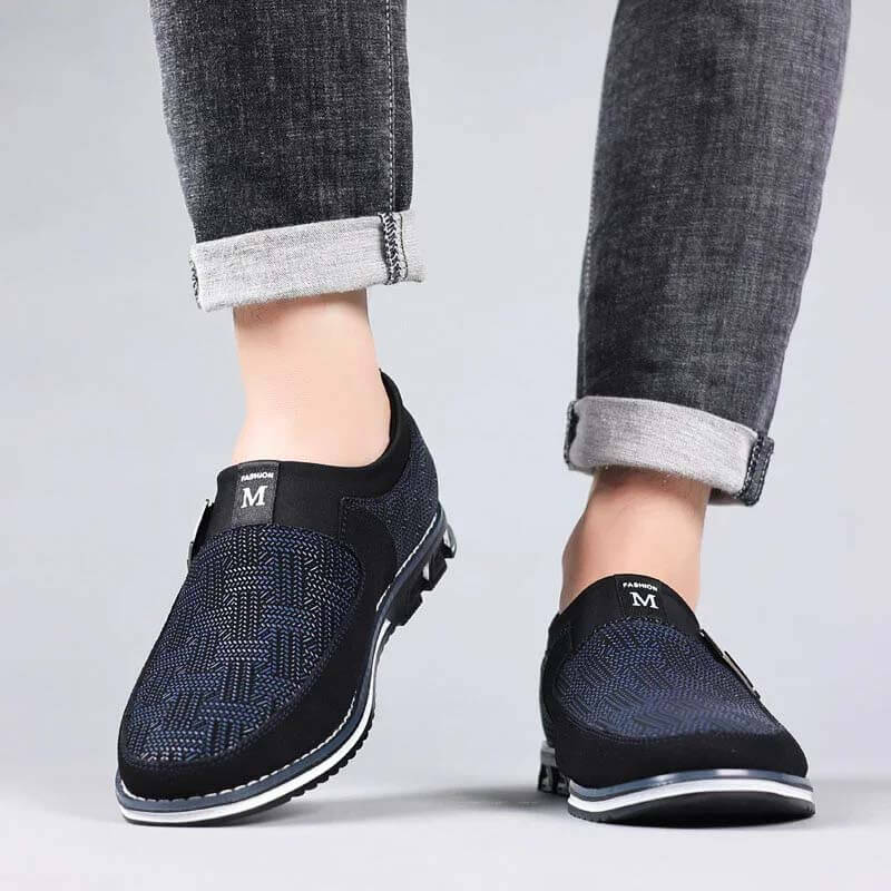 Sobre de gamuza para hombres Hebilla de metal Slip on Soft Sole Business Casual Shoes