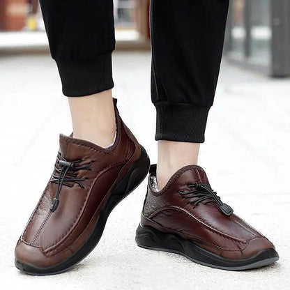 Doublure en peluche de Kaegreel Hommes Dispositif de dentelle élastique chaude antidérapante chaussures en cuir décontracté